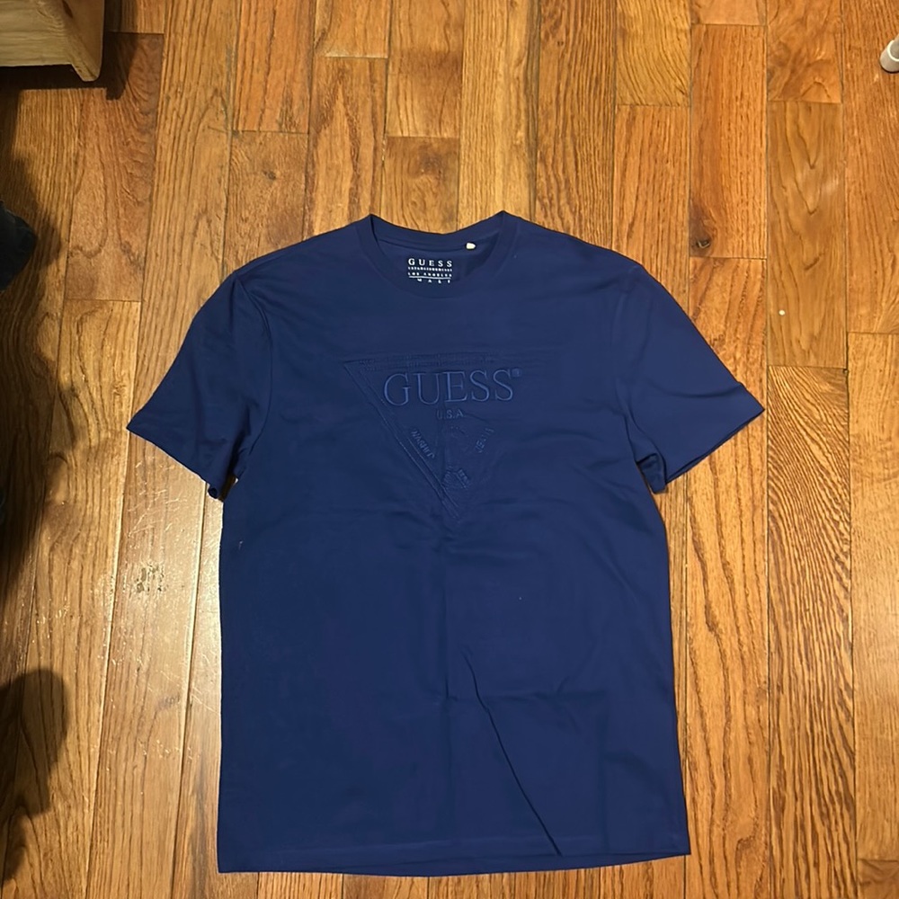 Guess men’s shirt small